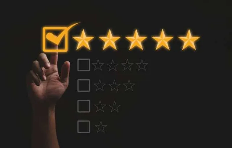 أهمية مراجعة تقييمات العملاء السابقين